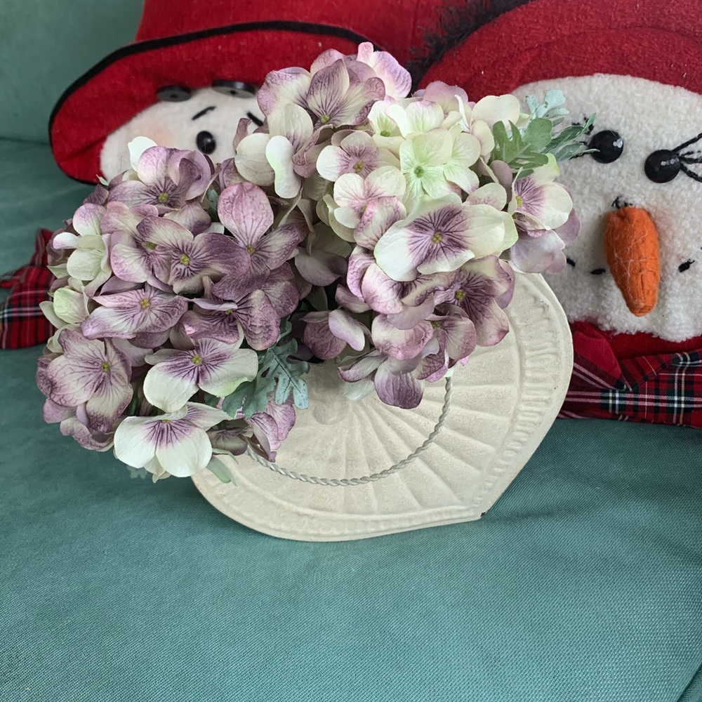 Home Decor- Tin Heart Wallhanging w/Hydrangeas